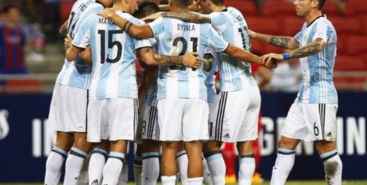 پیروزی آرژانتین مقابل گواتمالا/اروگوئه، مکزیک را به توپ بست