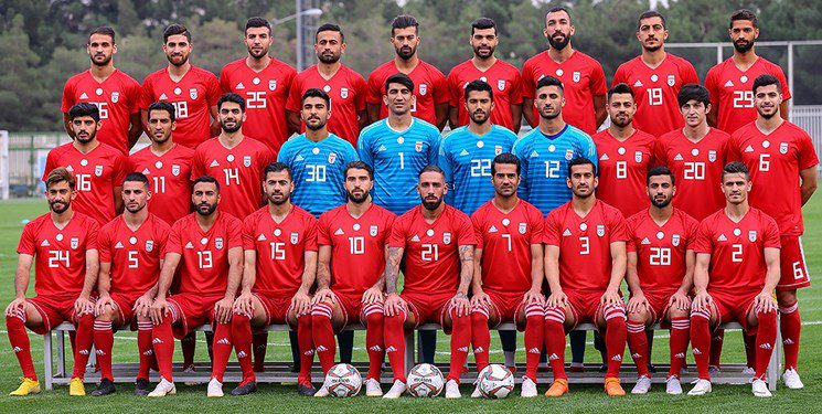 پرواز تیم ملی به قطر و امارات با هواپیمای منقش به پرچم ایران و یوز ایرانی