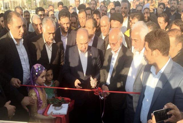 دکتر سلطانی‌فر فاز اول ورزشگاه پنج هزار نفره ملارد را افتتاح کرد